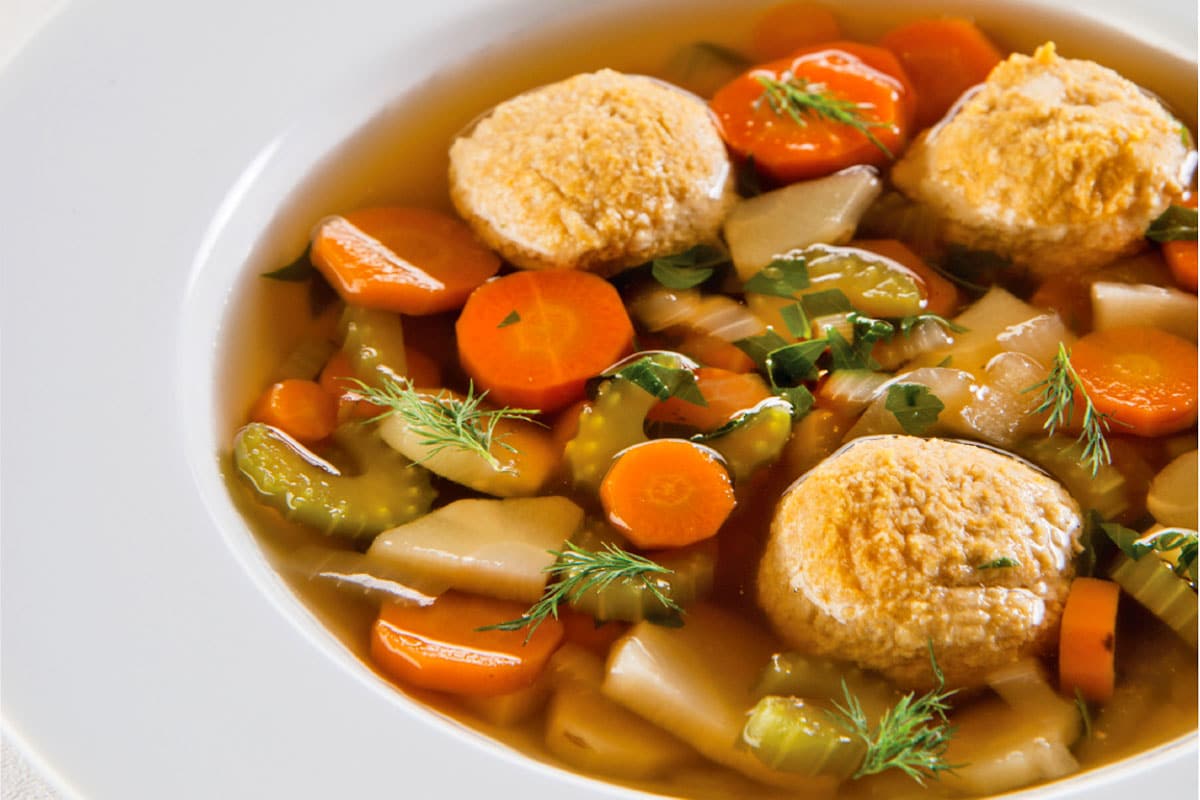 Sopa de bolas de matzo